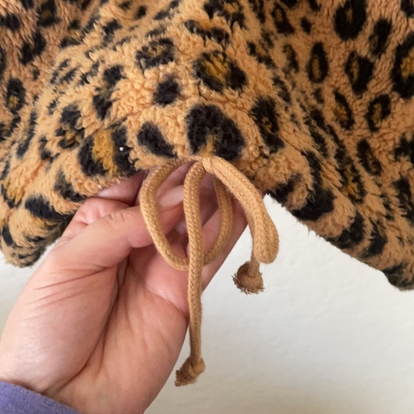 Billabong cheetah print pullover - Picture 3 of 6